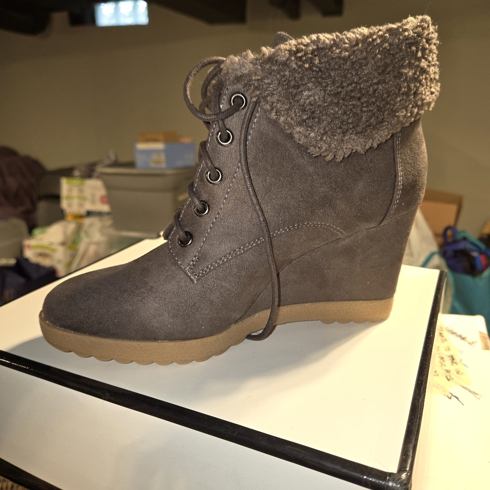 Shoe boot Dana Buchman BRAND NEW